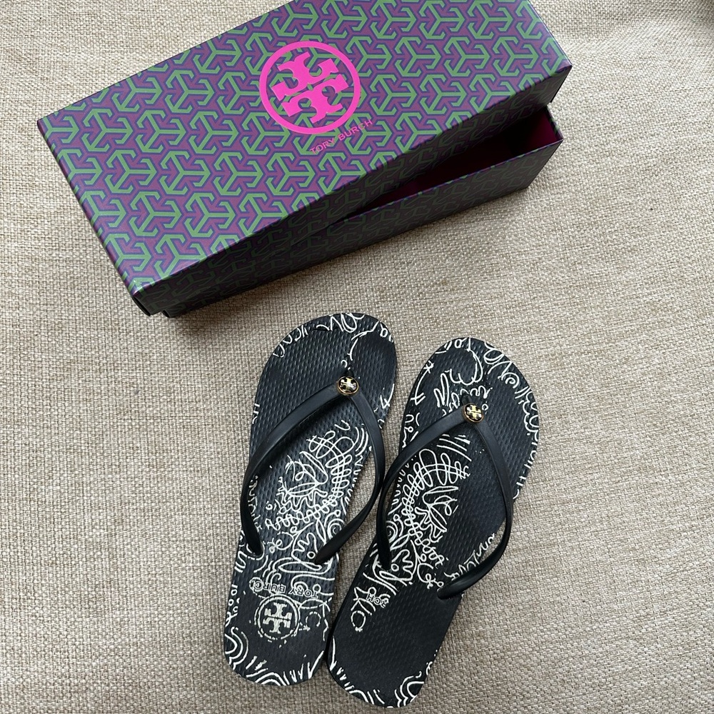 Tory Burch Black Doodle Flower flip flop size 7 worn
